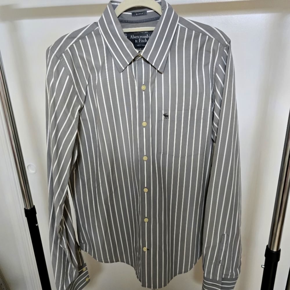 Abercrombie & Fitch Men's Grey Striped Shirt